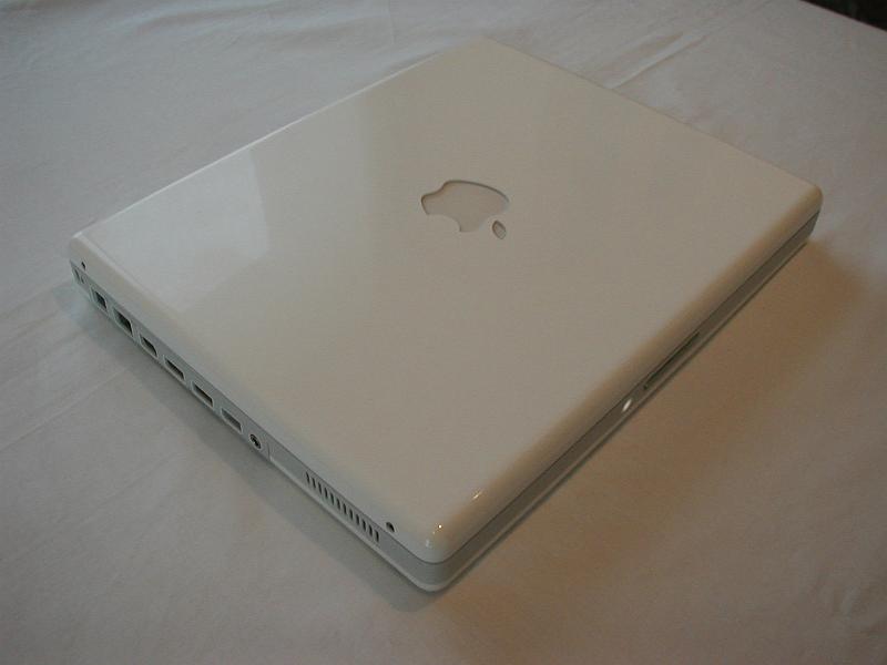 Apple iBook (1).JPG